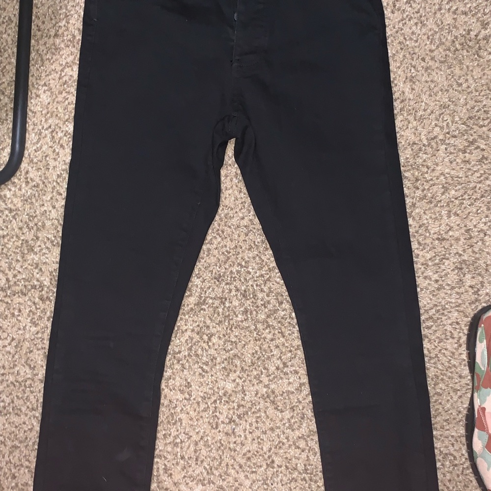 I brought these jeans and they were to big for me so I decided to sell them